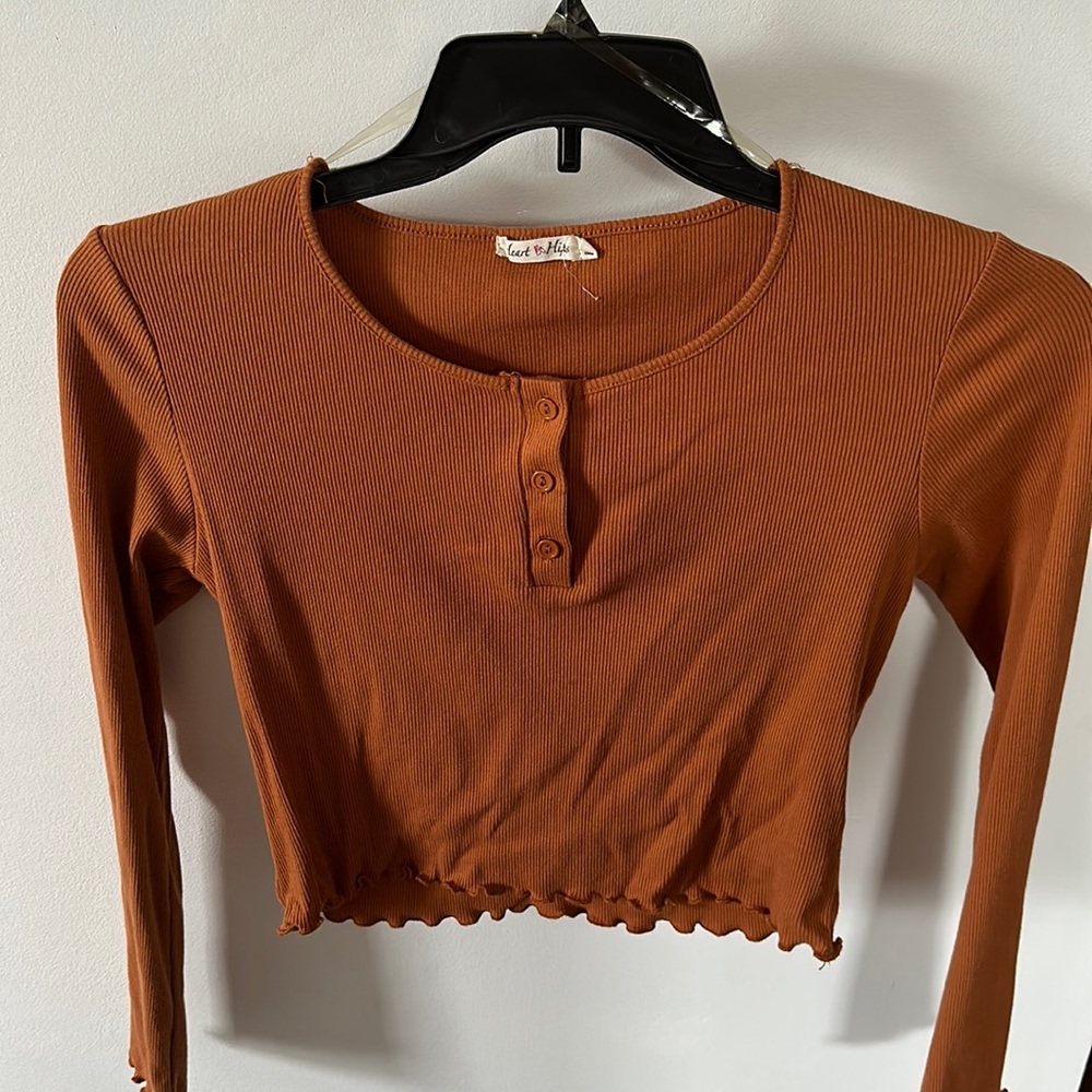 Cropped Orange Henley Tee 🧡